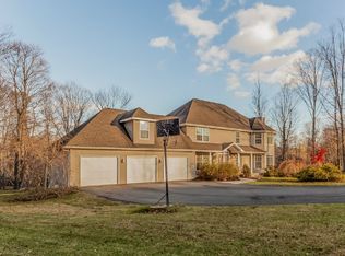 242 Heritage Dr, Berlin, CT 06037