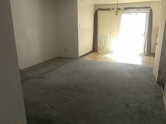 3rd image of 1829 Beaumont St