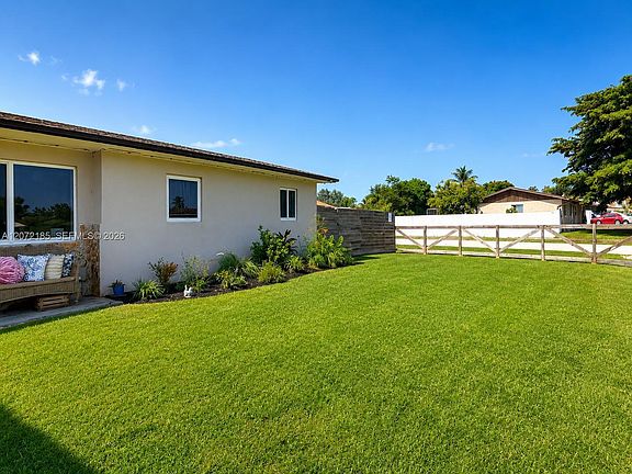 4th image of 1211 NW 18th St