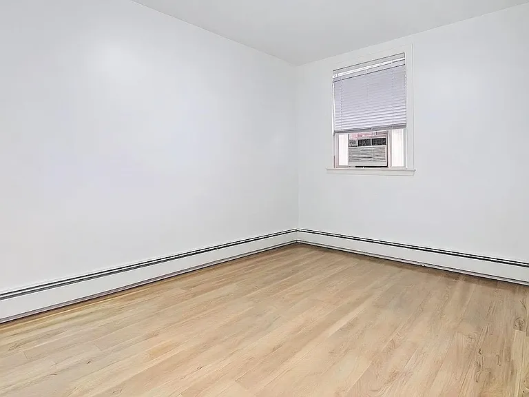 92 W 15th St #2 — Photo 13