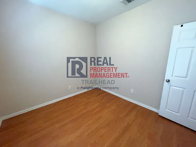 7901 Marydean Ave — Photo 15