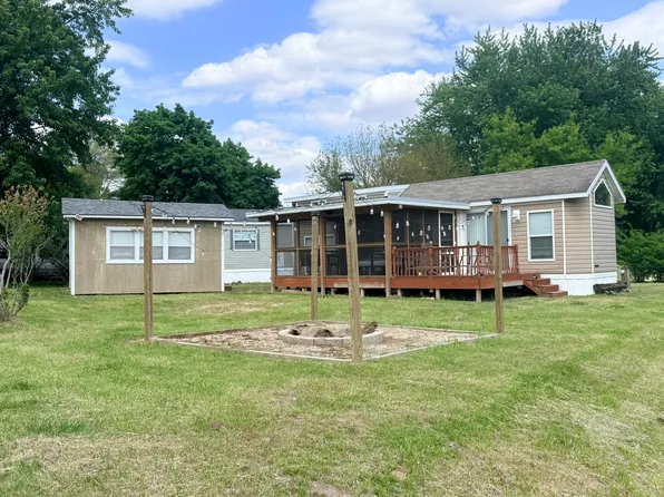 29-379 Woodhaven Lakes, Sublette, IL 61367