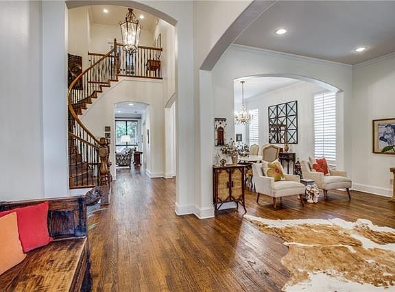 5th image of 1404 Stratford Pl
