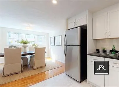 5 bed, 3.0 bath, $5,300 — Photo 2