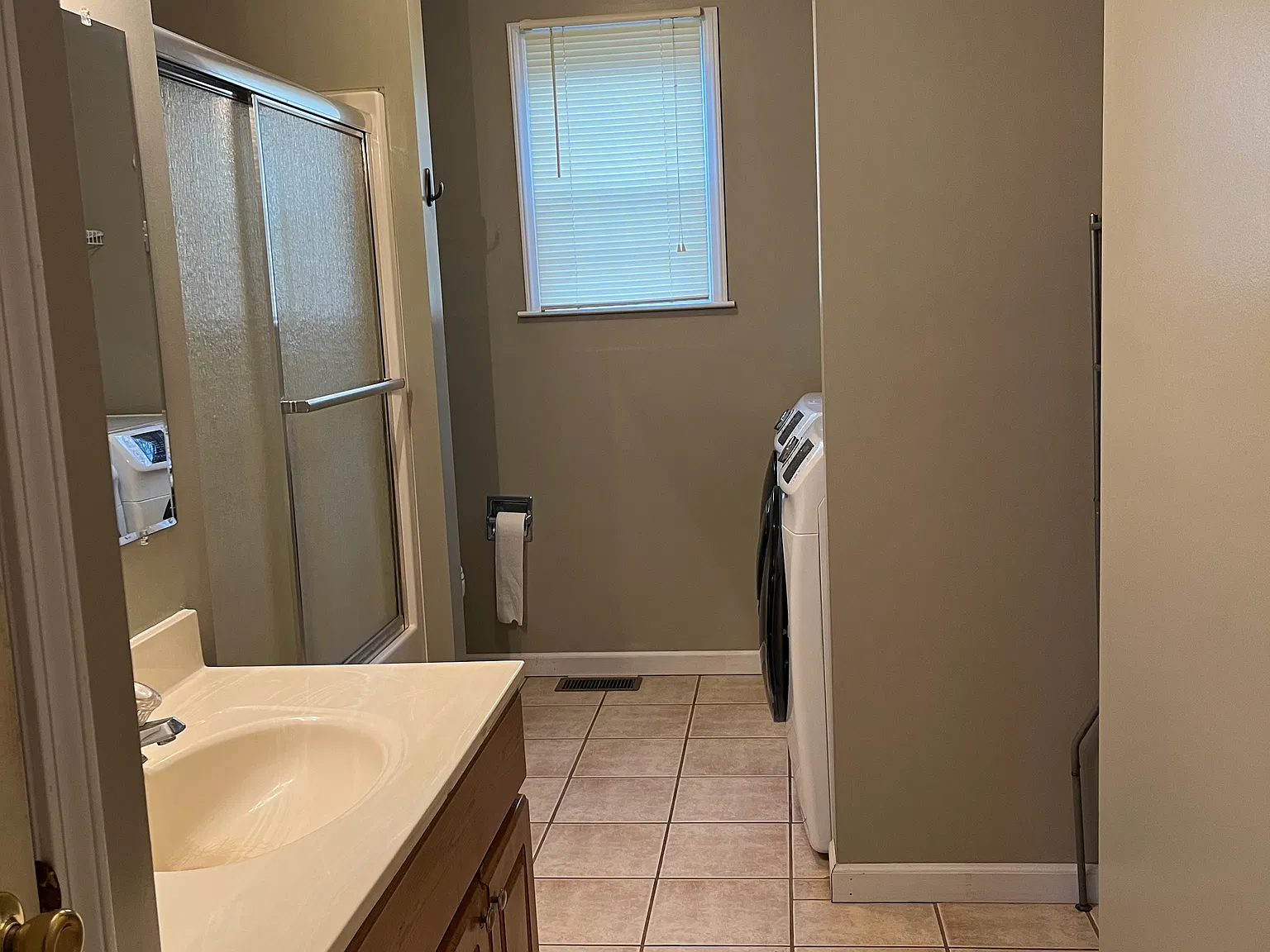 2 bed, 900 sqft, $1,195 — Photo 2