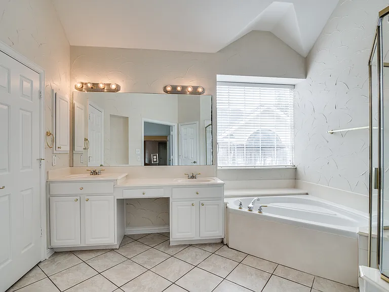 17719 Misty Grove Dr — Photo 11