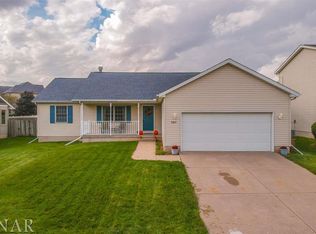 2815 Scarborough St, Bloomington, IL 61705