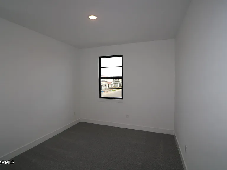 1063 E Zion Way — Photo 21