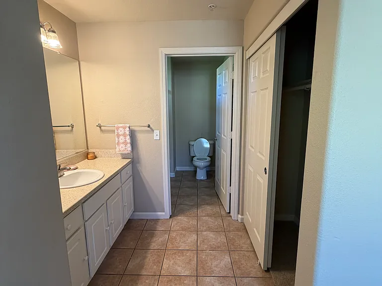 Lincoln Gardens Apartments — Photo 29