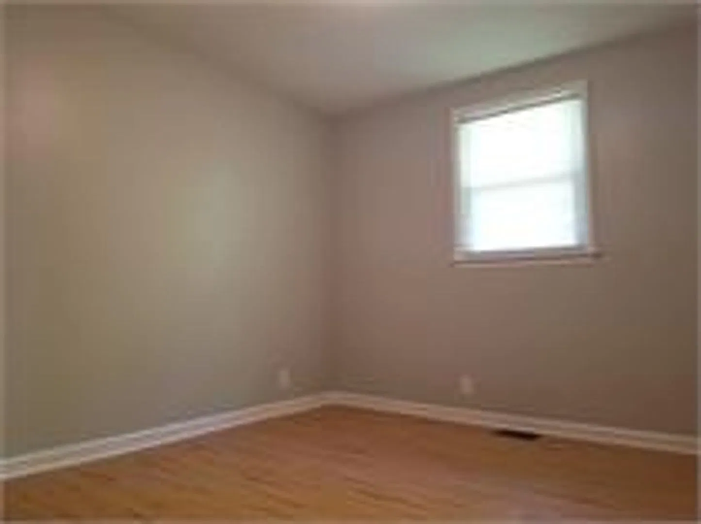 2 bd 1 ba duplex in a Great Location — Photo 3
