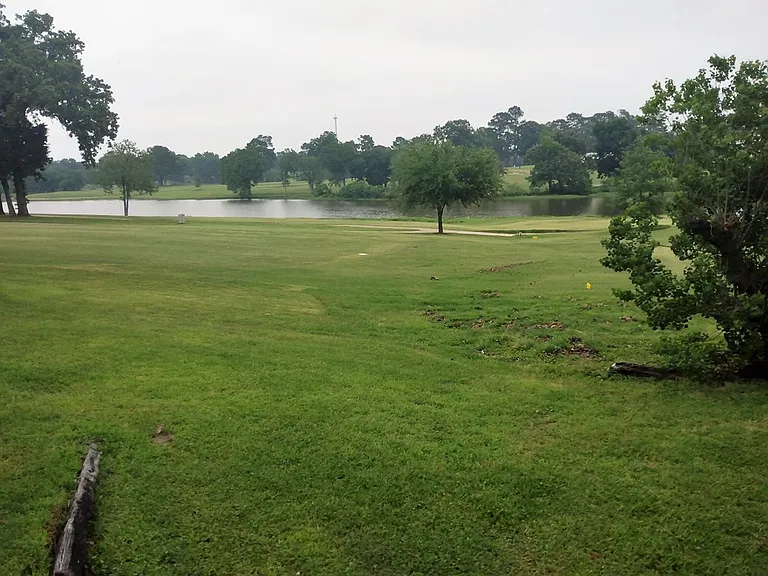 801 Country Club Cir — Photo 13