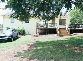 1800 S Gray St, Pocola, OK 74902