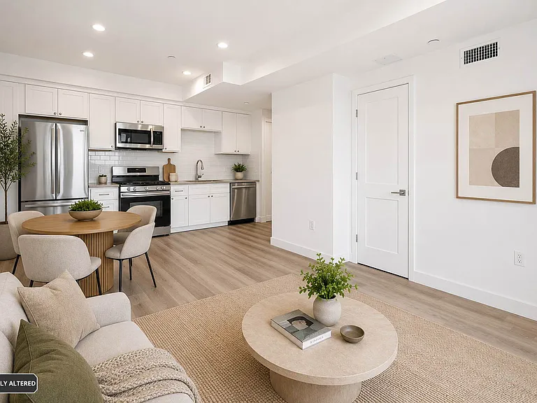 667 N Wilton Pl — Photo 13