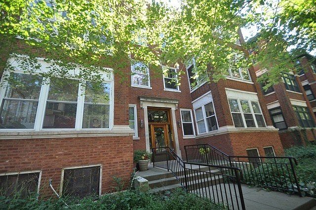 1st image of 5319 S Woodlawn Ave #3