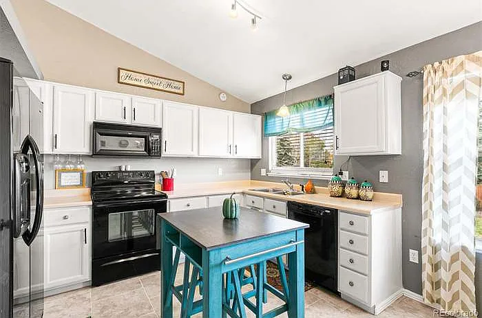 16235 Peregrine Dr — Photo 8