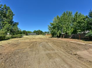 1402 Orchard Home Dr, Medford, OR 97501