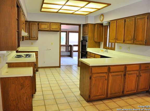 5th image of 2811 Quail Oak St