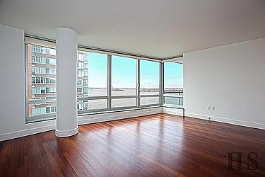 Rented by R New York