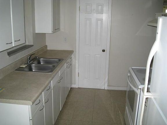 5th image of 22263 Augusta Ave