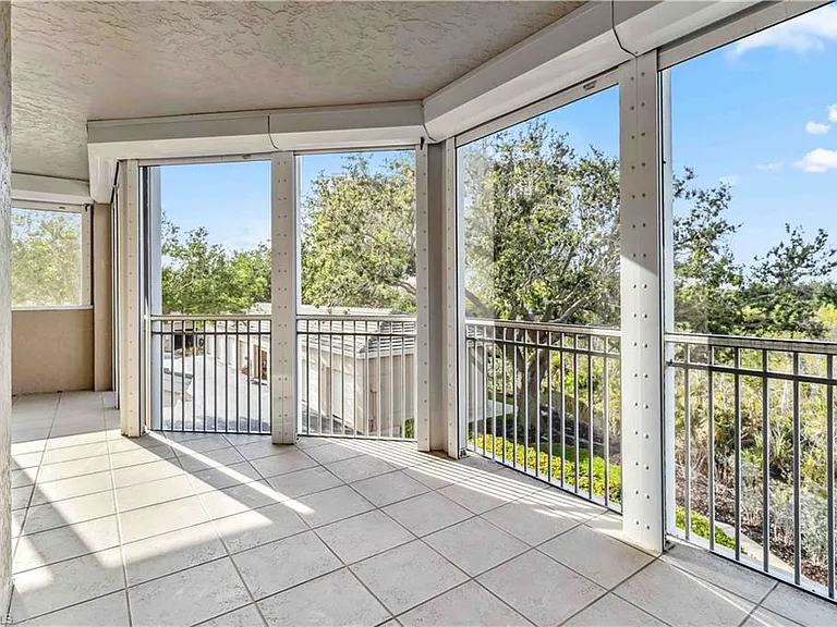 1001 Arbor Lake Dr #101 — Photo 35