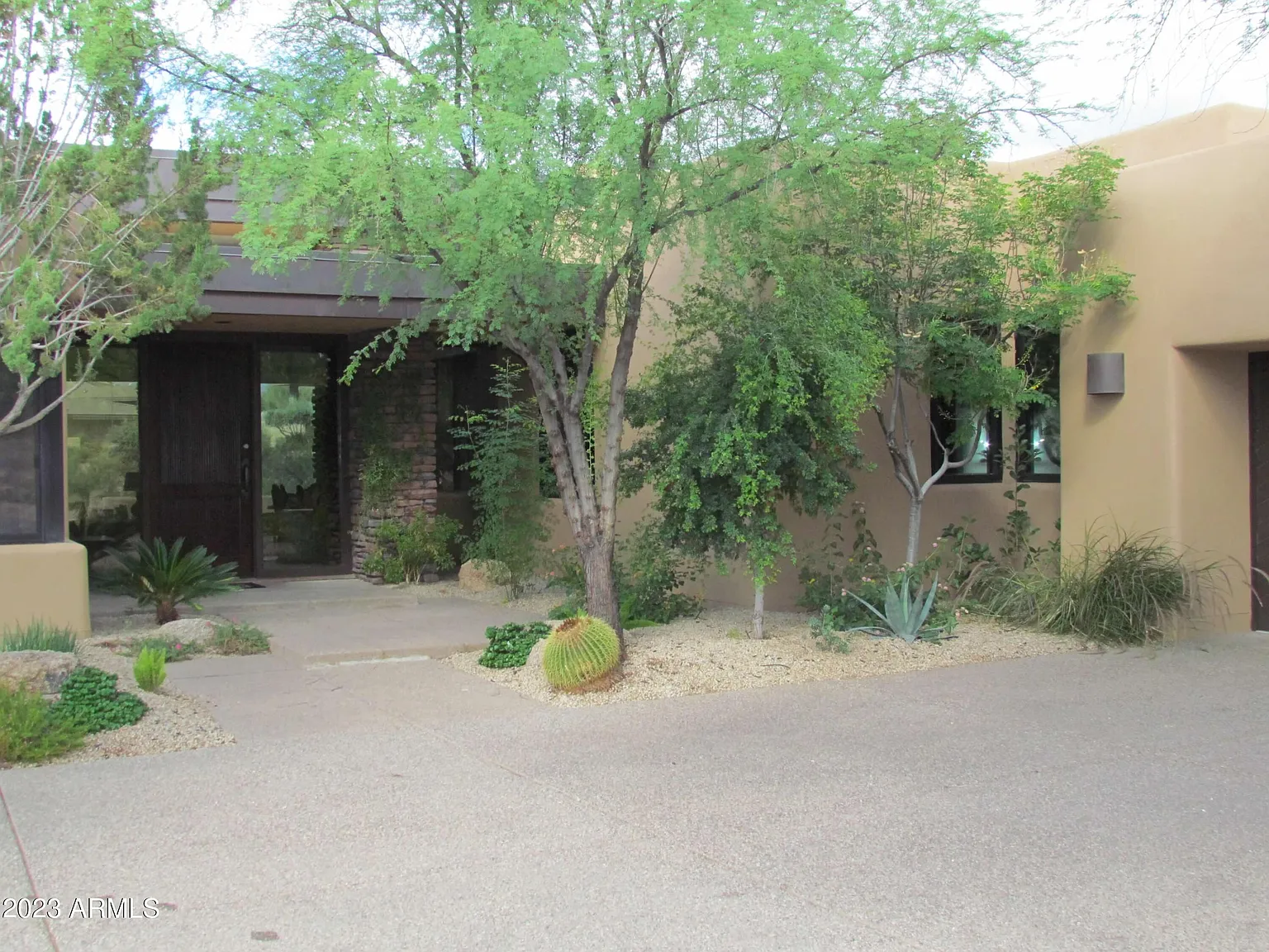 4 bed, 4.5 bath, 3901 sqft, $6,000 — Photo 1