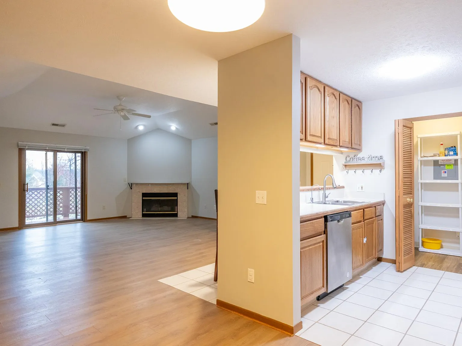 2 bed, 1200 sqft, $1,675 — Photo 2