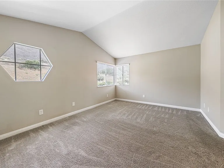 23205 Azela Cir — Photo 24