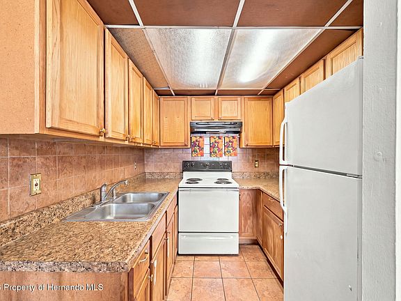 5th image of 5709 Townhouse Dr