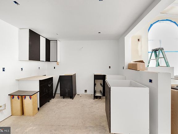 3rd image of 1134 Pine St #6