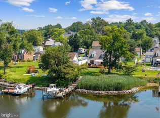 8426 Park Rd, Pasadena, MD 21122