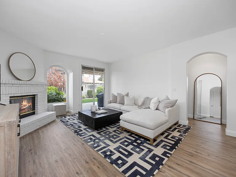 9708 San Ysidro Ln — Photo 10