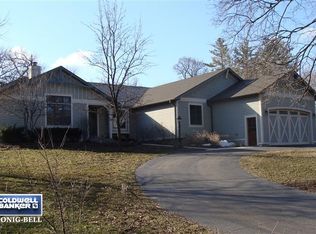N1834 Loramoor Dr, Lake Geneva, WI 53147