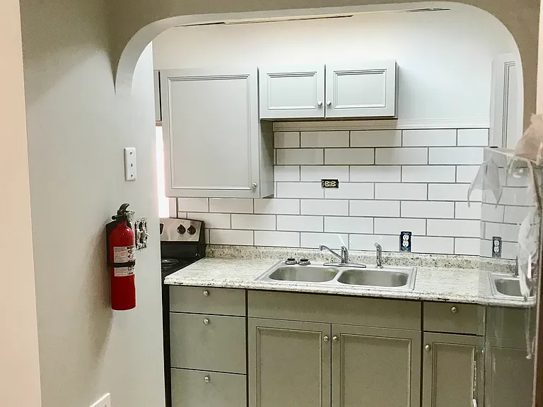 163 Douglass St #1 — Photo 9