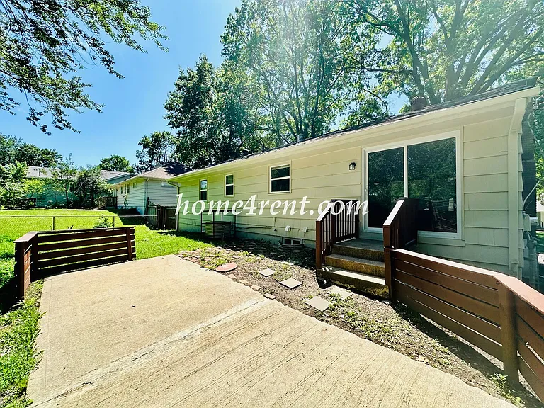 7421 Hardy Ave — Photo 39