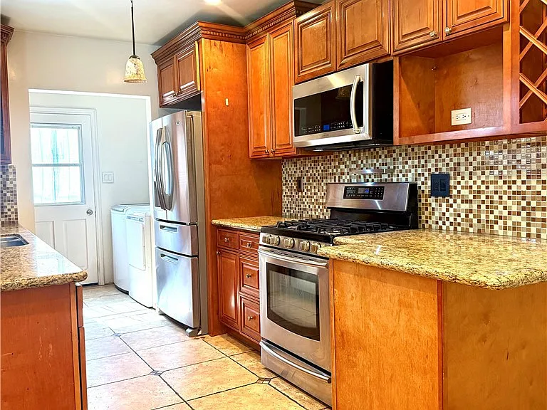 6517 White Oak Ave — Photo 8