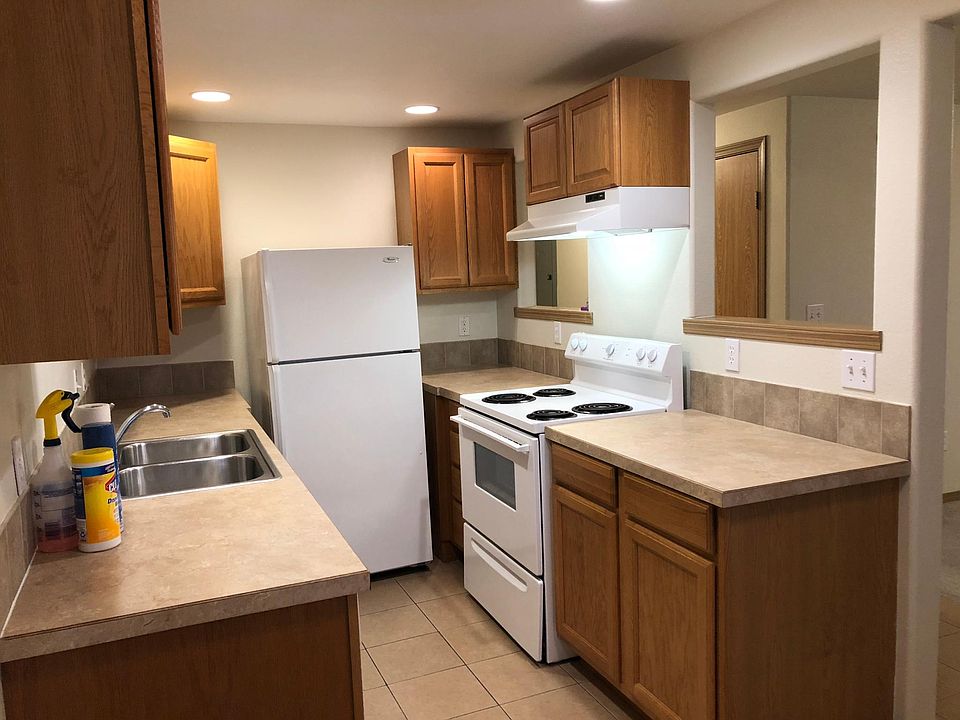 1st image of 716 N 12th Ave
