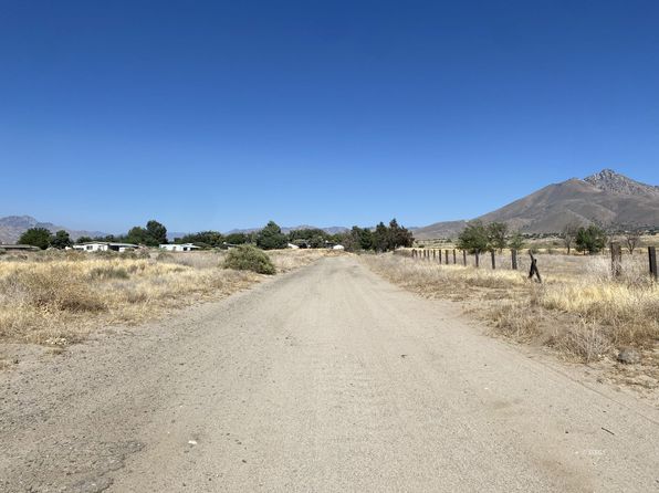 East Rd, Lake Isabella, CA 93240