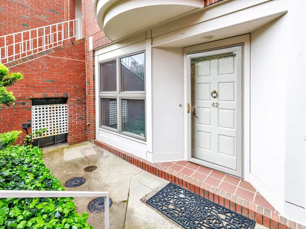 42 Temple Court #42, New Haven, CT 06511