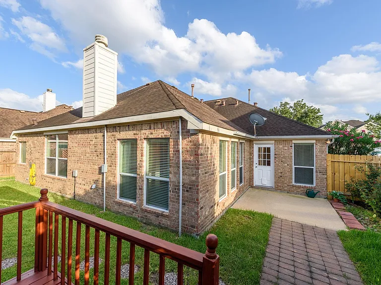 10022 Darrell Springs Ln — Photo 28