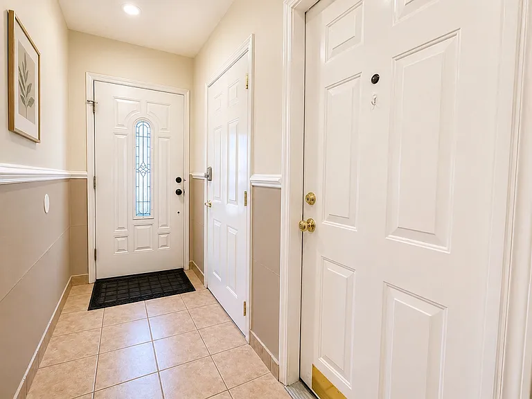 374 Sip Ave #1 — Photo 3