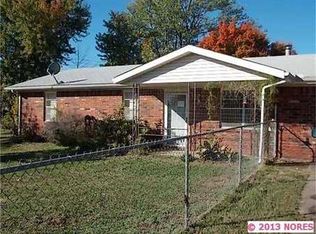 17667 W Grandview Dr, Tahlequah, OK 74464