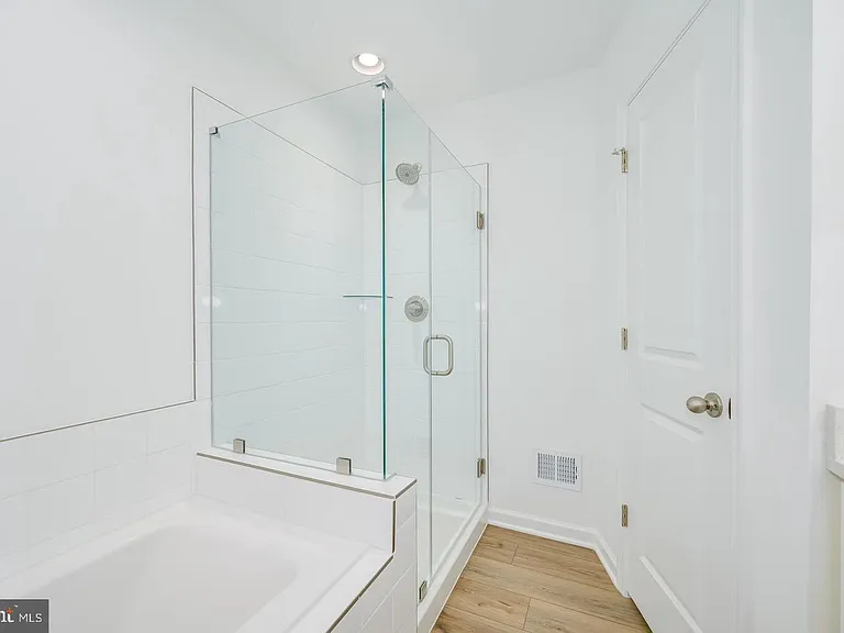 500 Tracy Way — Photo 14