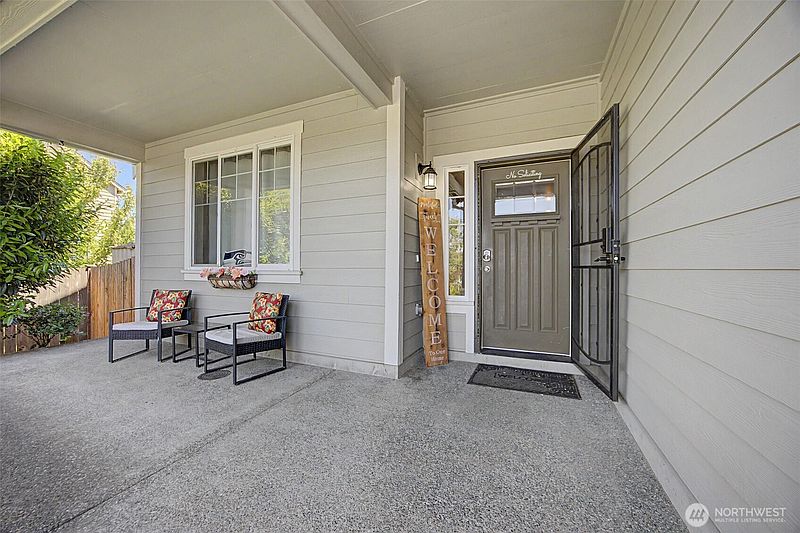 3rd image of 502 Carrier Avenue SW