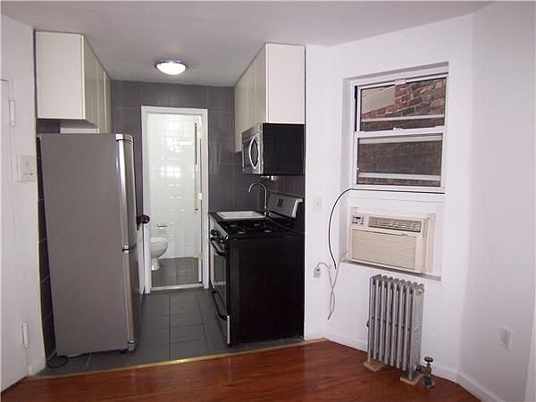 2nd image of 111 Chrystie St APT 20
