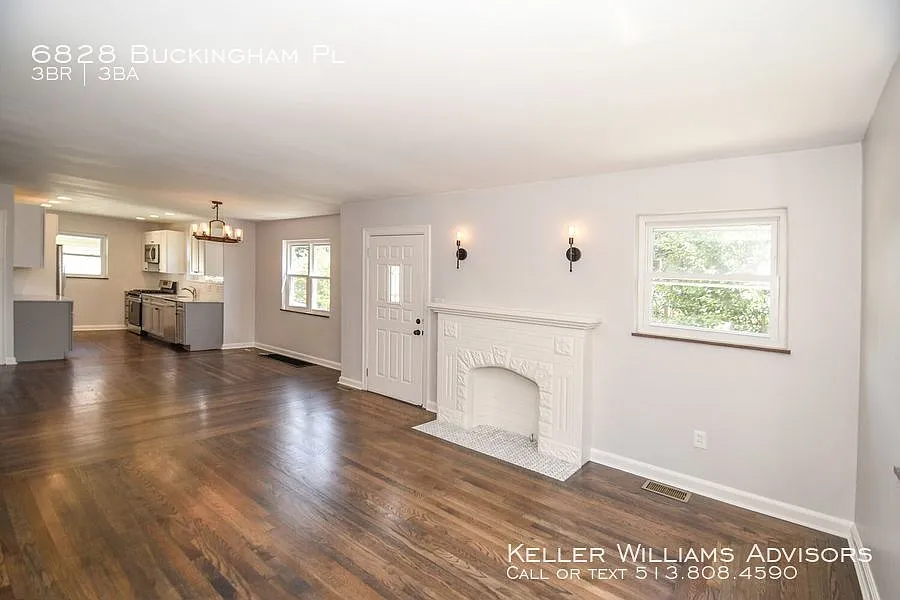 Drop dead gorgeous - wait list for showings - price TBD — Photo 4