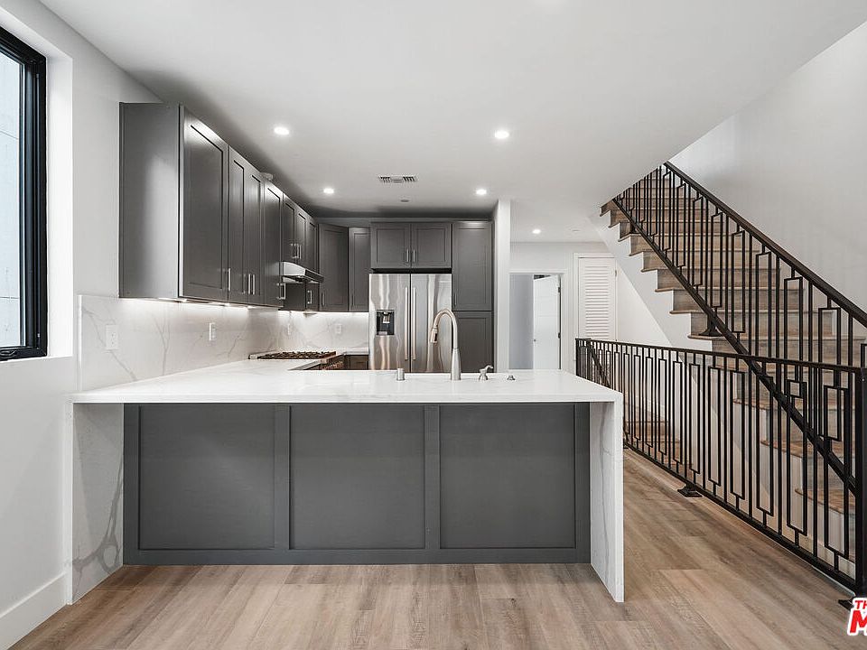 1st image of 4817 Elmwood Ave #1/2
