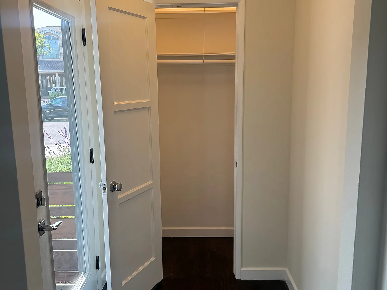 3 bed, 1577 sqft, $6,995 — Photo 3