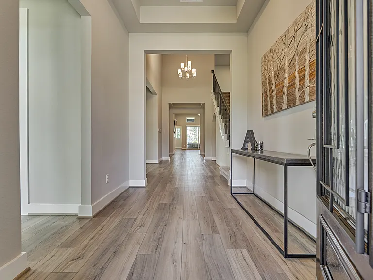 1716 Encino Blvd — Photo 6