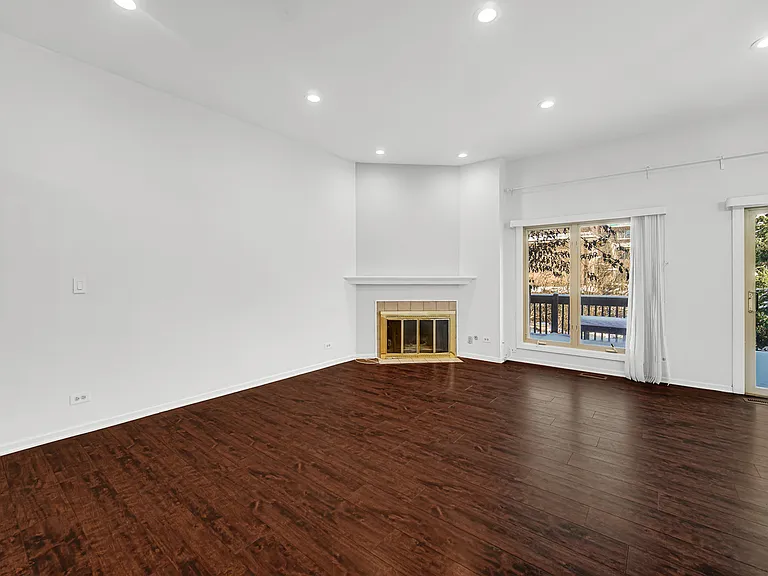 1017 Arbor Ct — Photo 7