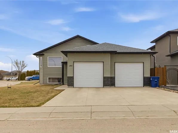 203 Kinloch CRESCENT, Saskatoon, SK S7M 2W9